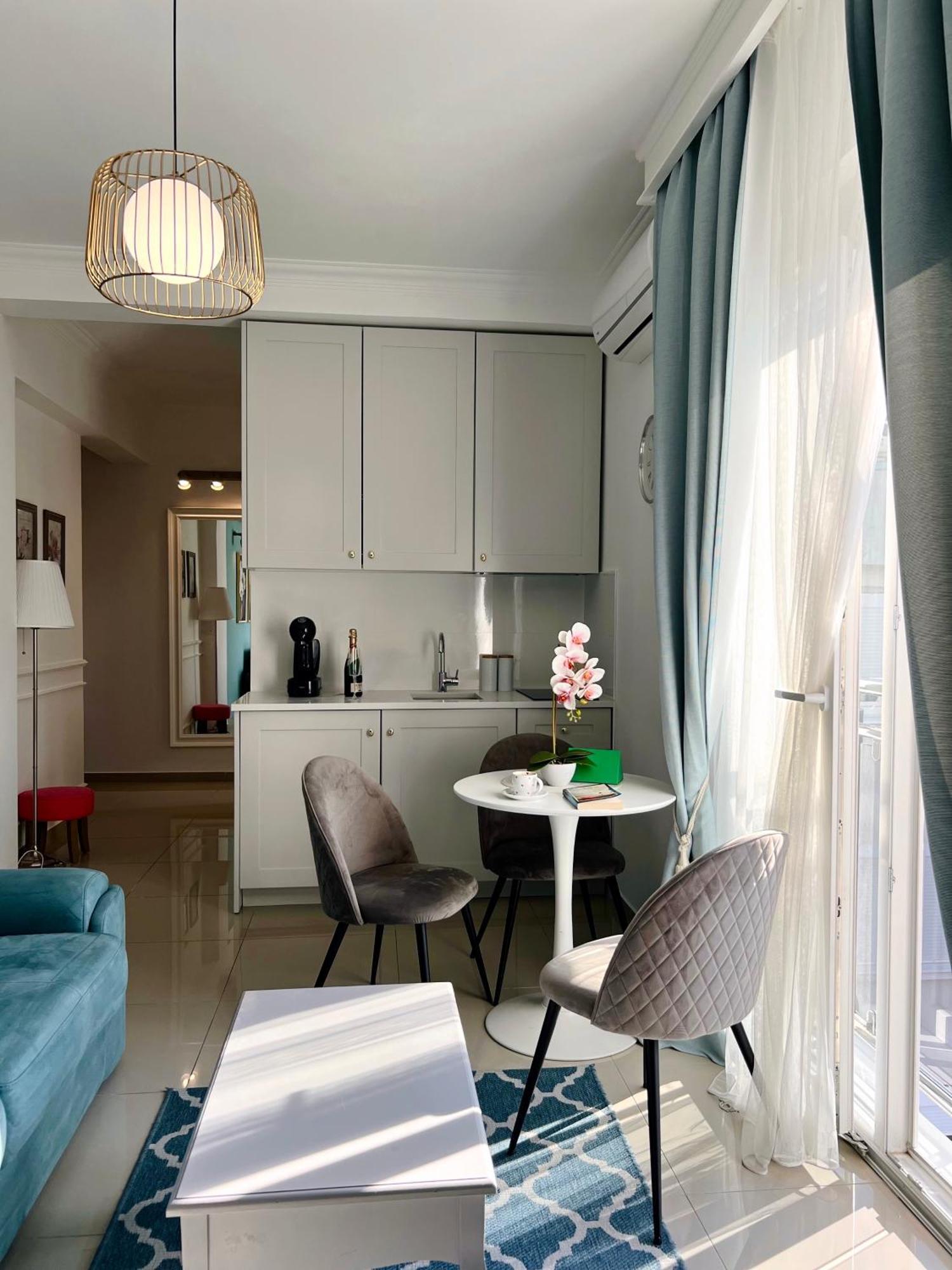 Anja Apartment_City Center_ Бар Экстерьер фото